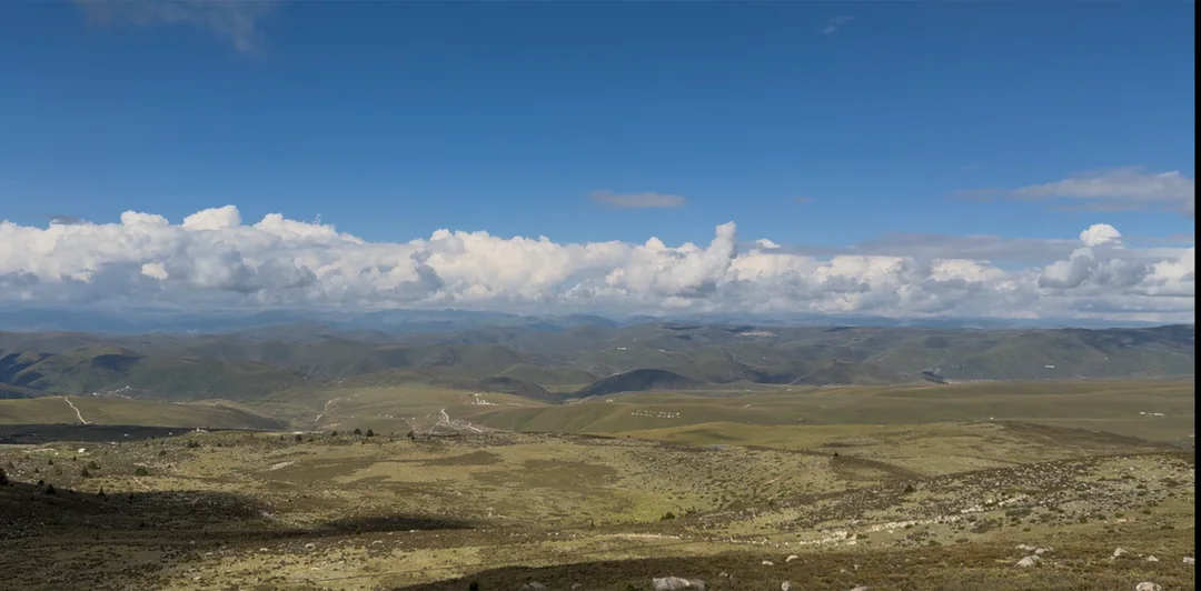 高原垭口云海全景